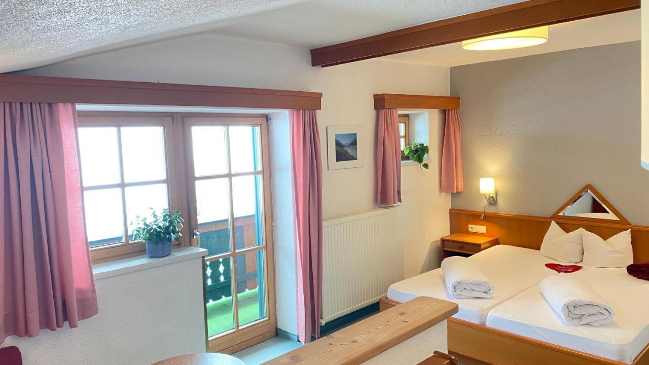 Pension Alpin Mandarfen Exterior foto